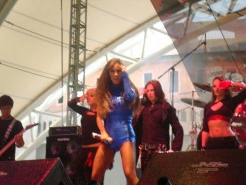 1241378 - 1-Anahi New 2010-1