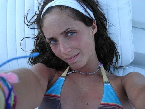 16136425_TQJGHMQIT - 1-Anahi New2010 2-1