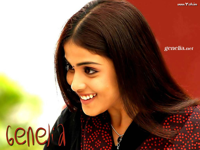 genelia_souza_cute_look_8892