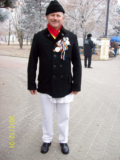 UN  ROMAN  LA  ALBA  IULIA  DE  ZIUA  NATIONALA  A  ROMANIEI  IN 2011  ..