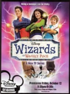 Wizards-of-Waverly-Place-276962-923[1] - poze selena