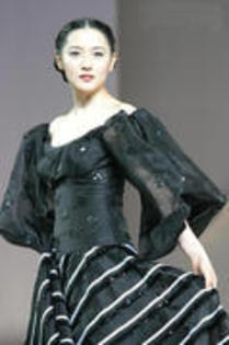 47316174_HRLTXSVTN - Lee Young Ae