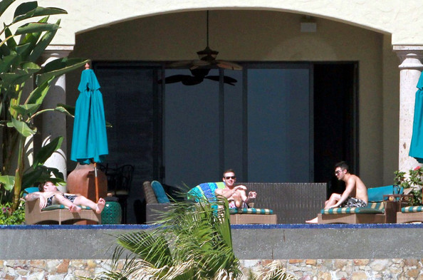 Joe+Jonas+Joe+Jonas+Vacation+zVOqotPYjhrl - Joe Jonas on Vacation
