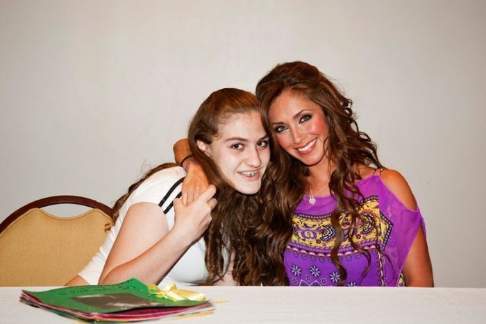 001 (1) - 1-Anahi Almoco Beneficente com Fans em Sao Paulo Brasil