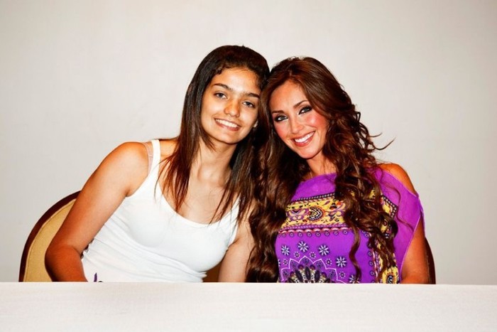 007 - 1-Anahi Almoco Beneficente com Fans em Sao Paulo Brasil