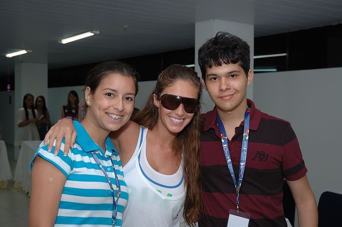 0113 - 1-Anahi Almoco beneficente com fas em Fortaleza