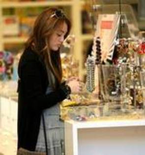 MSQATBGLMTGDZINNJON - poze cu myley cyurs si selena gomez