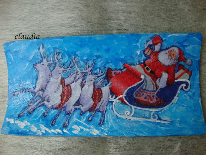 platou 20; -decorat cu tehnica servetelului si pictat manual
-dimensiuni
-poate fi folosit ca obiect decor sau 
