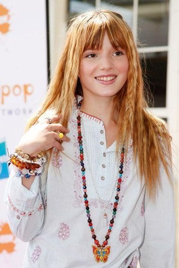 Bella_Thorne_1259504529_1