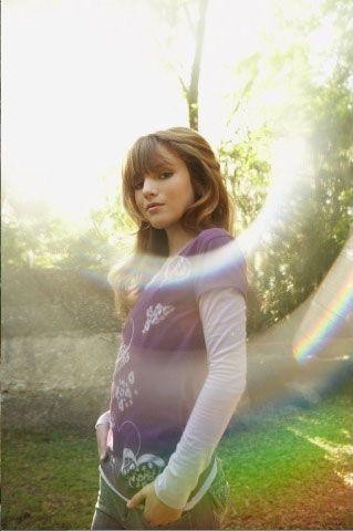 Bella_Thorne_1259504612_4