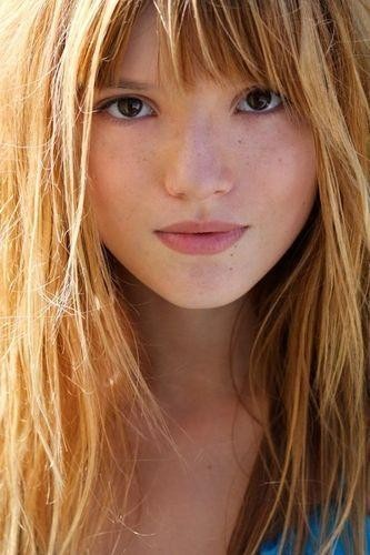 Bella_Thorne_1259504770_0
