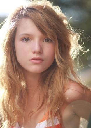 Bella_Thorne_1259504770_4