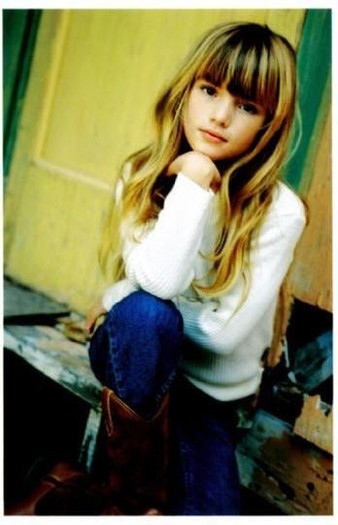 Bella_Thorne_1259504840_1