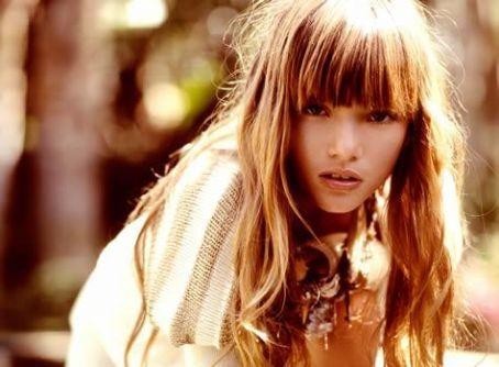 Bella_Thorne_1259504939_2