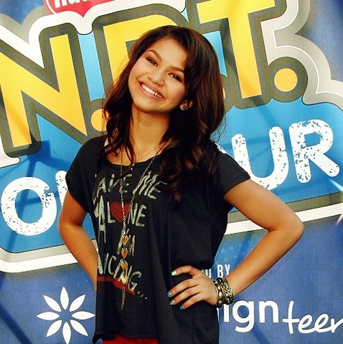 AccdV_CCEAAK2MG_large - Zendaya Coleman