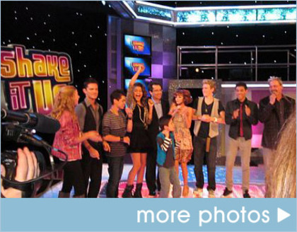 shake-it-up-stars-gallery