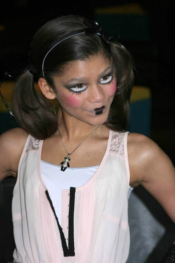 Zendaya_Coleman_1312642442_3