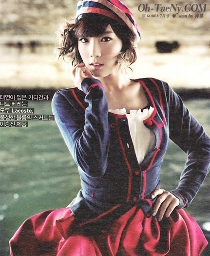 SNSD-WKorea-July-Issue-Scans-girls-generation-snsd-23082052-526-640