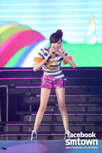 2011 SNSD Tour Pictures Tiffany - Tiffany