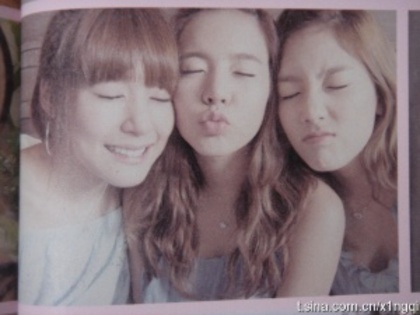 SNSD-Paradise-in-Phuket-girls-generation-snsd-23980231-300-225