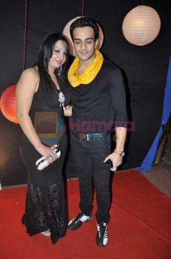 hpse_normal__1003739120_Angad Hasija at Zee Rishtey Awards in Andheri Sports Complex on 26th Nov 201