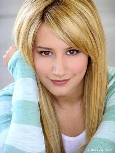 MVZLFR402449-02 - o - Ashley Tisdale - o