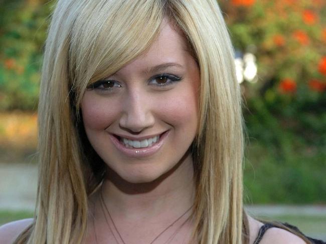 re9LDu302607-02 - o - Ashley Tisdale - o