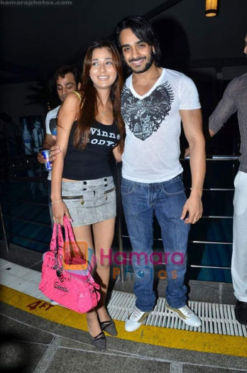 normal_Sara%20Khan%20at%20Richboyz%20bash%20in%20Mumbai%20on%2026th%20May%202011%20%285%29
