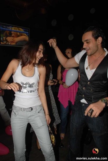 sarah-khan-bidaai-bday-bash06
