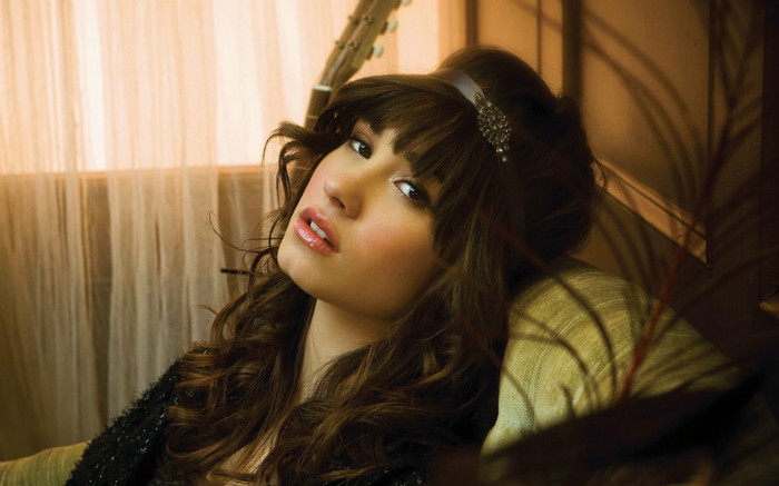 demi-lovato-234609-1920x1200