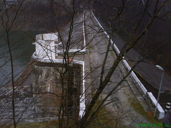 lacul lesu barajul 005