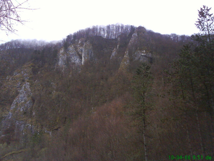 lacul lesu pe drum spre lac 014