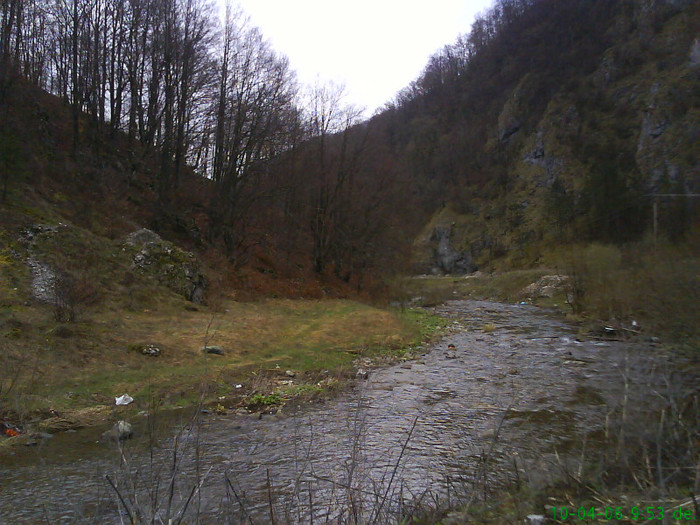 lacul lesu pe drum spre lac 019