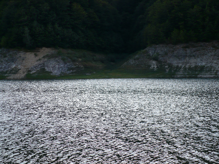lacul lesu