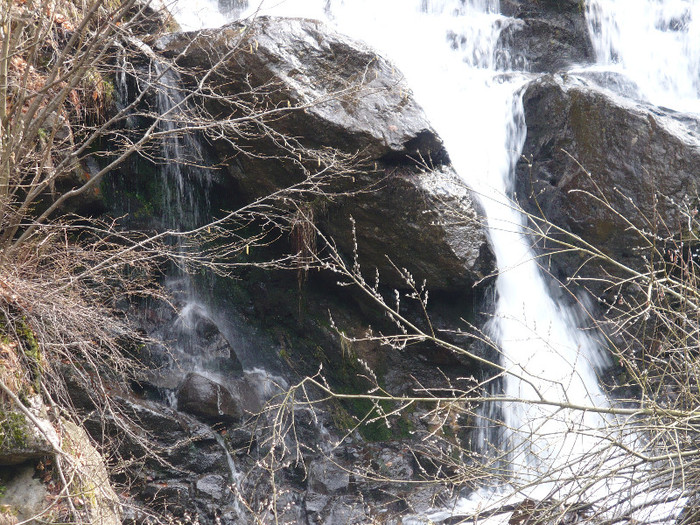 coborand de la Izvoare la Firiza 008