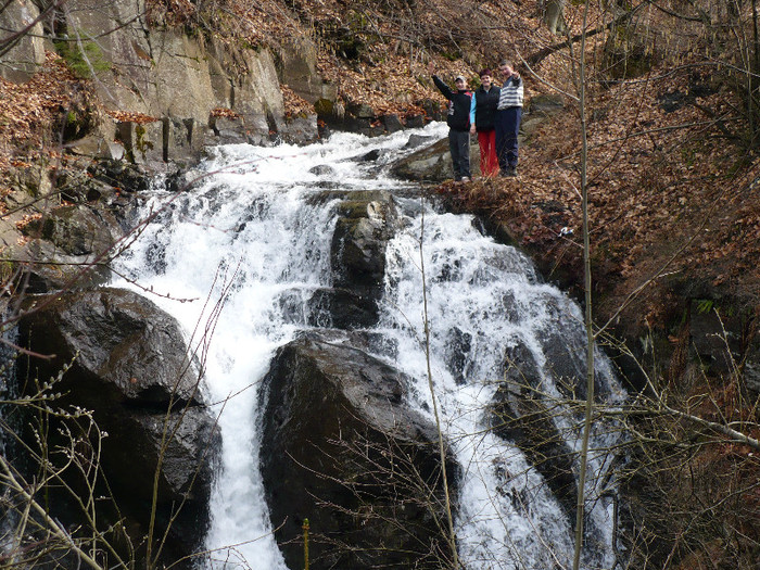 coborand de la Izvoare la Firiza 010