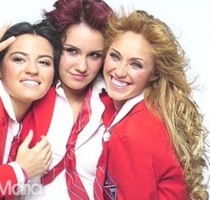 normal_r-spain005 - 1-Dulce Maria 2-1