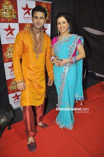33670_166181333396757_114595291888695_568318_103444_n - xxAther Habib si Pooja Joshixx