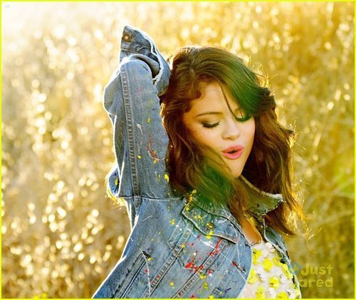 Selena-Gomez-Hit-The-Lights-teen-idols-27023672-500-422 - Selena Gomez Hit The Lights