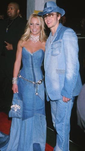 denim - cele mai nebune look-uri ale lui britney spears