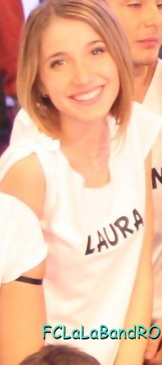 293433_274551495896449_263880400296892_1107791_622583448_n - xMonica