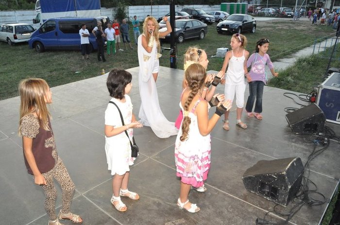 300078_163129927097033_100002000809016_347368_4151537_n