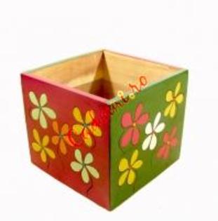 Cutie din lemn cu floricele - Cadouri pt prieteni de Mos Nicoale