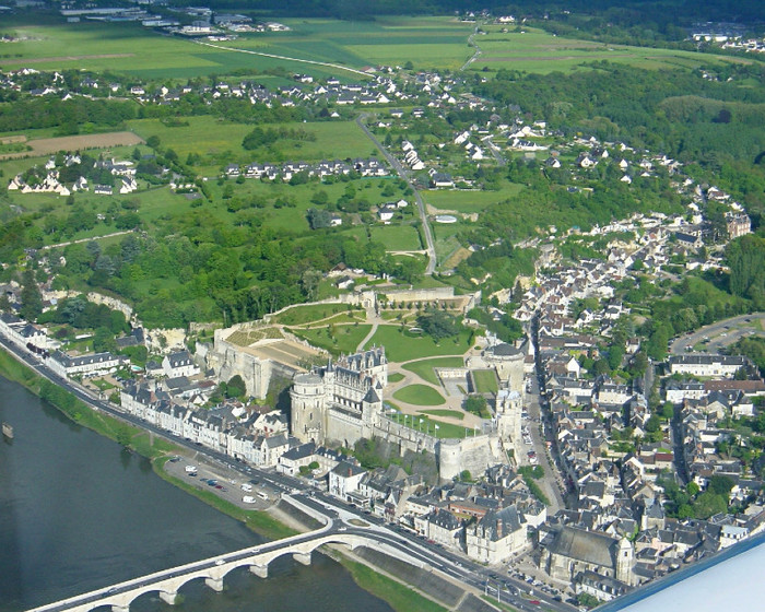 Castelul Amboise-Azil de batrani - MEME SPRE PARIS