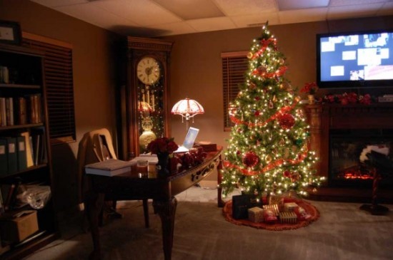 2010-10-Christmas-Decor-and-Ornament-1-550x365 - O Brad Frumos