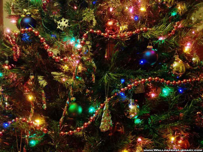 christmas-tree-decoration-wallpaper