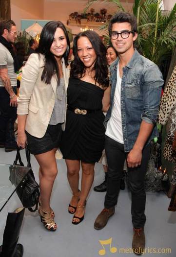 98736867 - DEMI LOVATO-JOE JONAS CONCERTE ETC