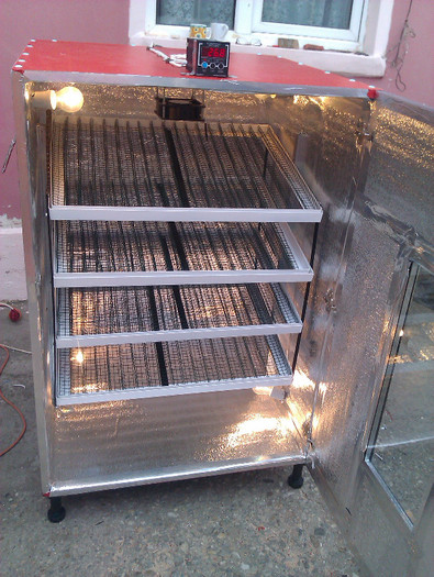IMAG0666; incubator 1350 oua de prepelita
