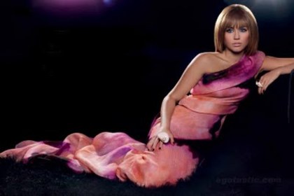 miley-cyrus-photoshoot-purple-peach-dress - xRollyStoPx