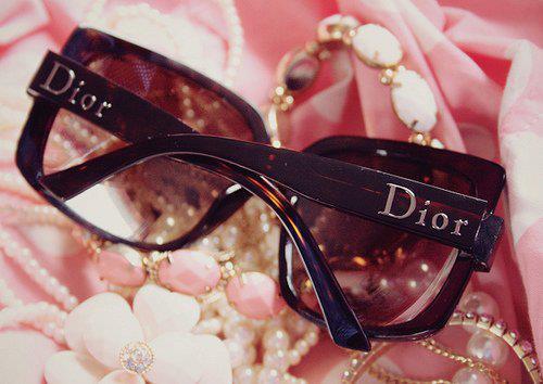 Ochelarii` diorrrrr - Lucruri care sigur ne plac